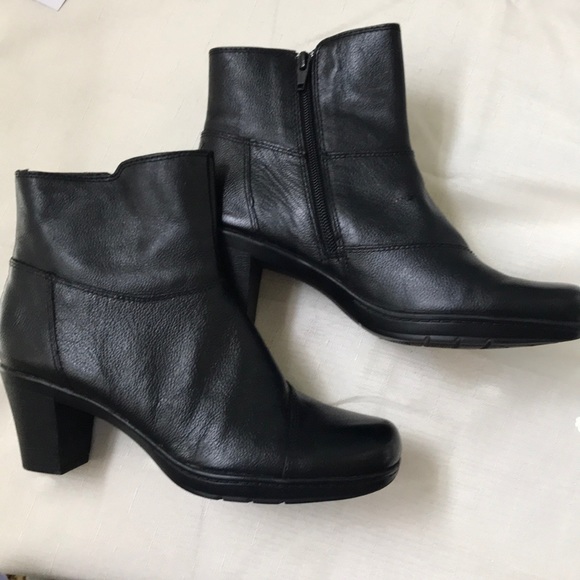 Clarks Shoes - NWT Clark’s  Black Leather Ankle Booties SZ 8